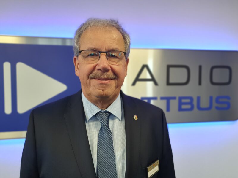 Woidke verabschiedet Harald Altekrüger nach 16 Jahren als Landrat