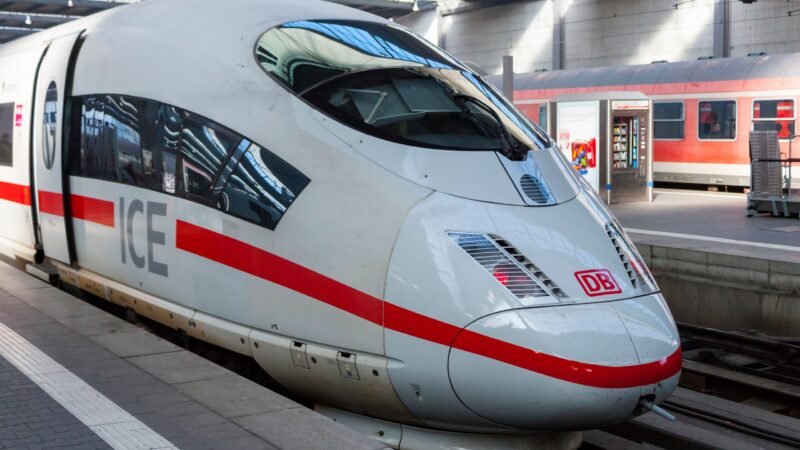 ICE „Cottbus / Chóśebuz“ wird getauft – Bahn setzt starkes Zeichen