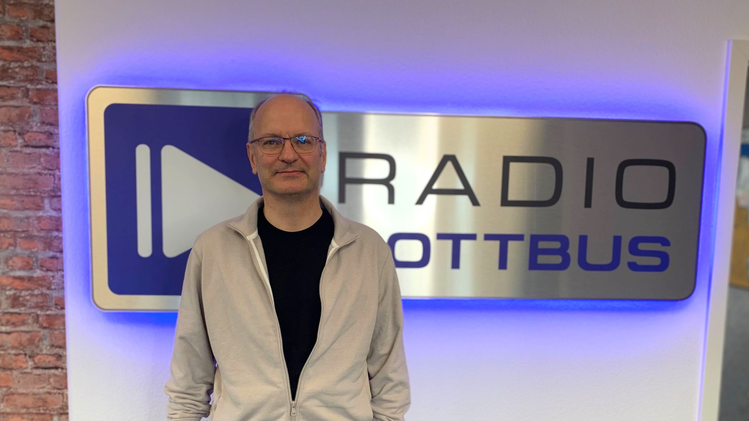 Chef(in) On Air - Dr. Andreas Baumgertel und Cottbus-Apotheken