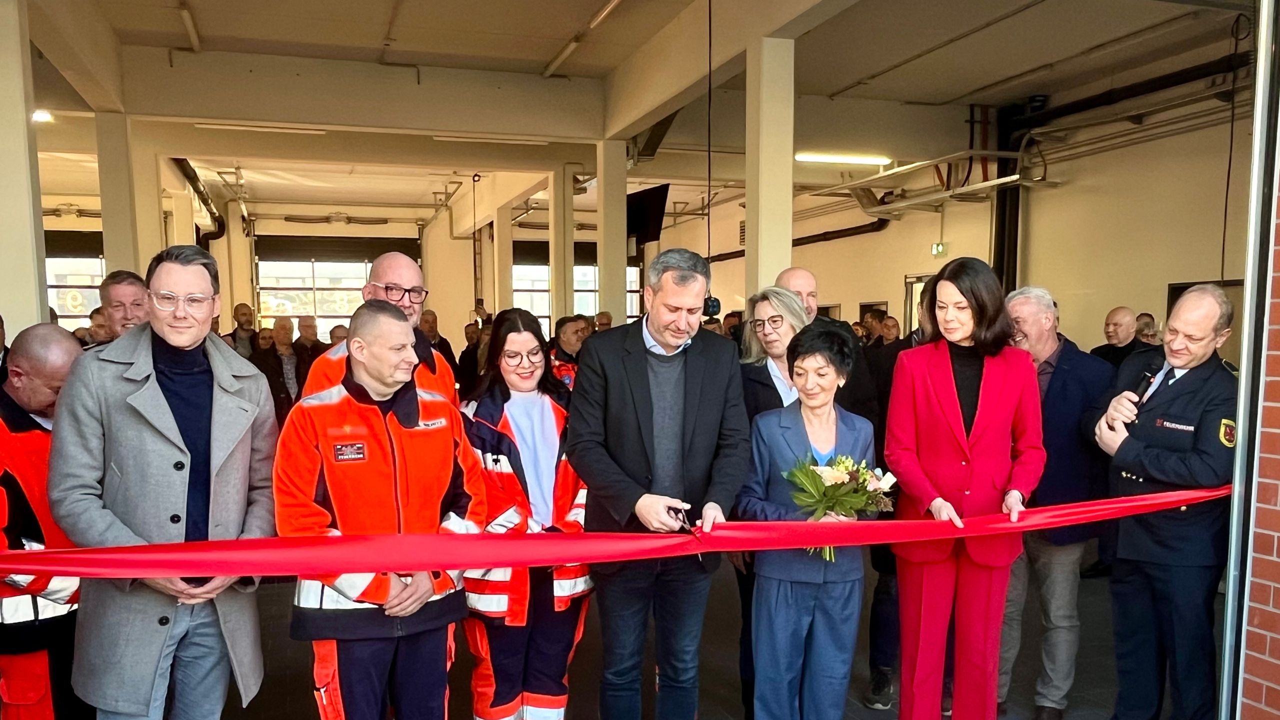 Neue Rettungswache in Cottbus wird eröffnet. Durch Oberbürgermeister Tobias Schick
