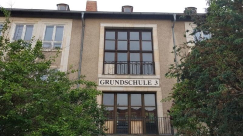 Denkmalgeschützte Schule wird modernes Pflegezentrum mit Wohnungen