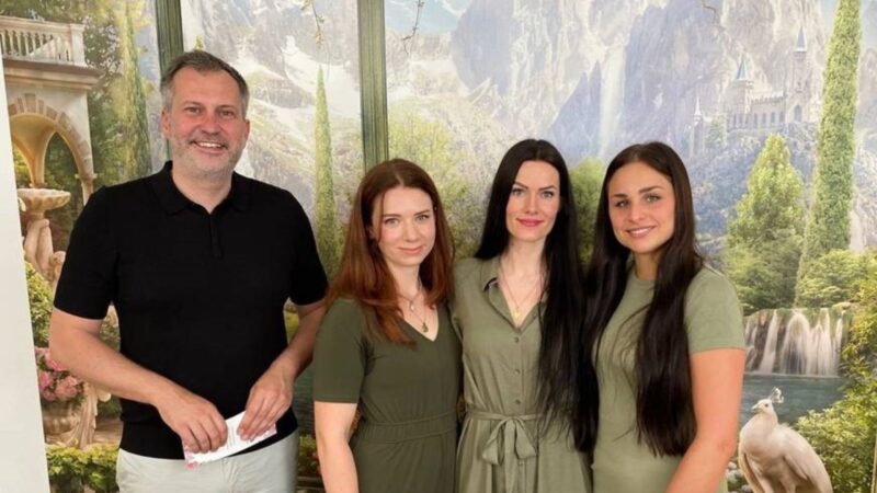 Ergotherapie mit Herz: OB Tobias Schick besucht Sensi Vitalis