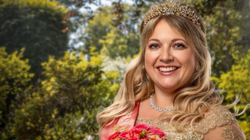 Krönender Auftakt: Stefanie III. ist die neue Forster Rosenkönigin