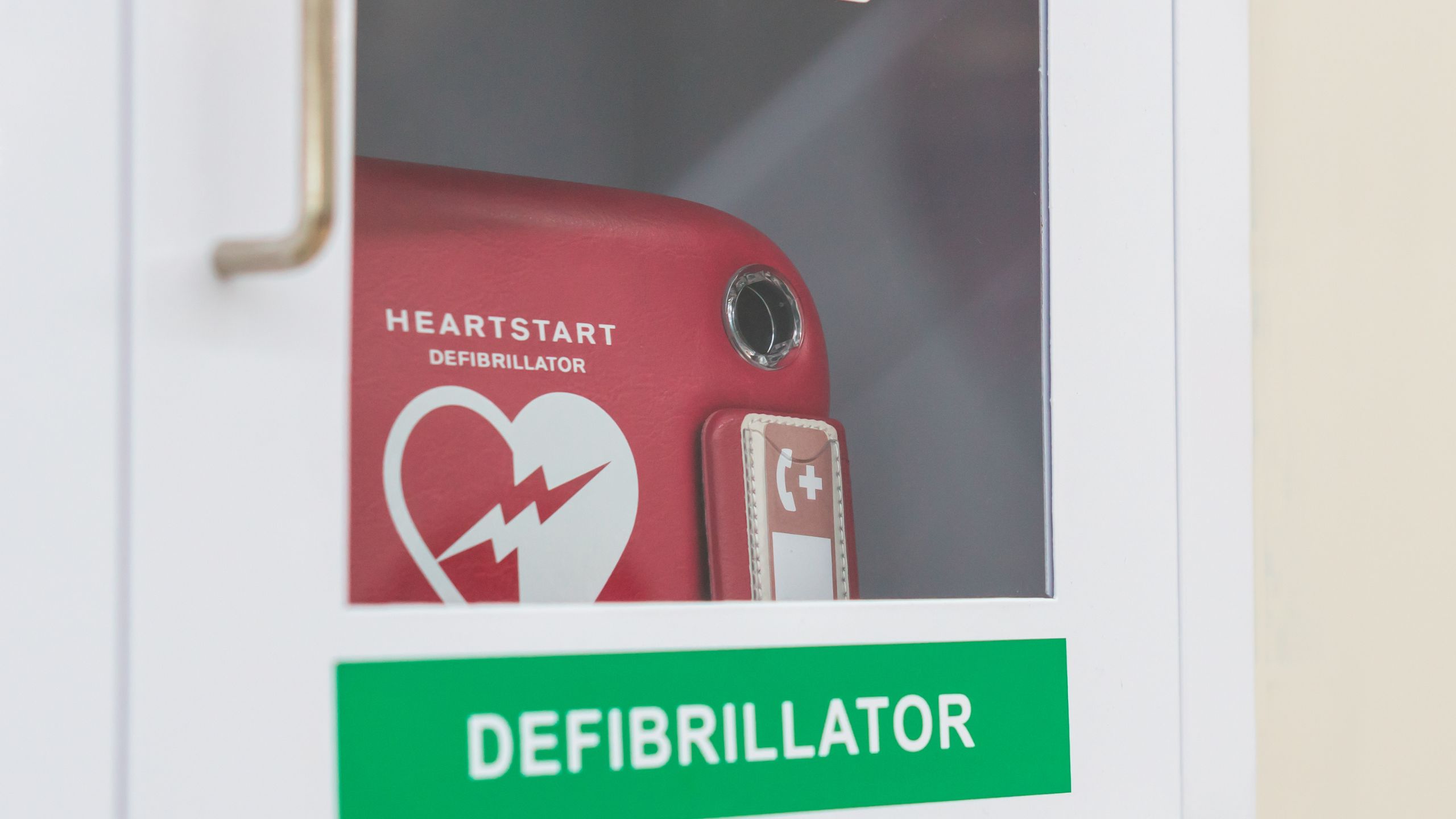 Defibrillator