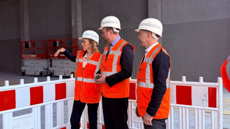 Richtfest für neue TVT-Halle der Bahn in Cottbus