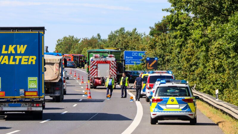 A15 nach schwerem Unfall bei Cottbus gesperrt