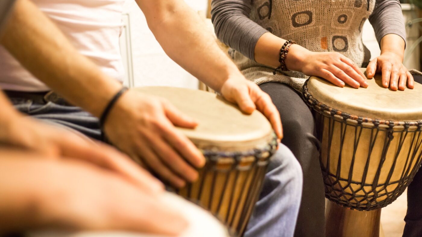 Trommeln und Hände