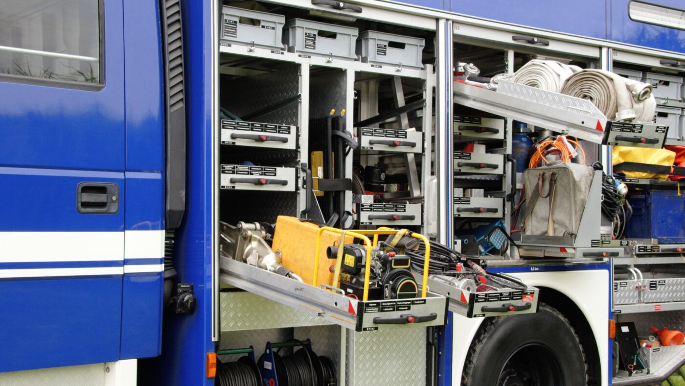Technische Hilfswerk - Wagen mit Einsatztechnik