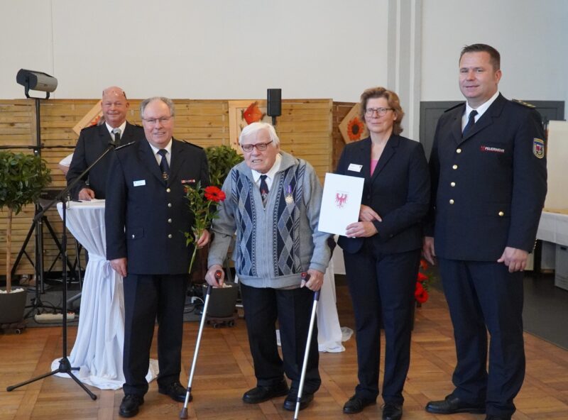 Ehrenamt mit Herz: 51 Feuerwehrleute aus Dahme-Spreewald ausgezeichnet