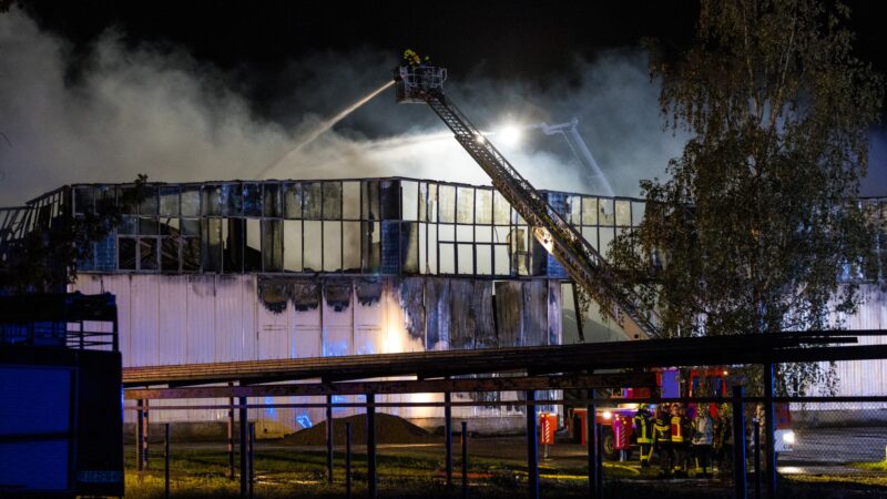 Großbrand in Stolzenhain: Lagerhalle komplett zerstört