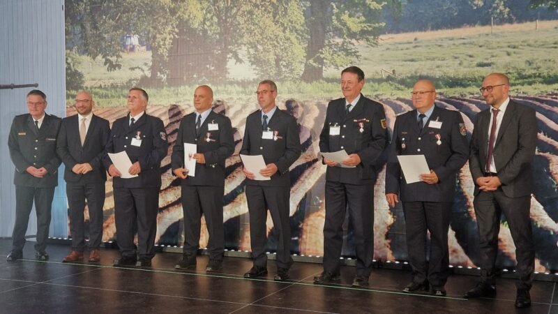 Cottbuser Feuerwehrmann erhält Ehrenzeichen im Brandschutz
