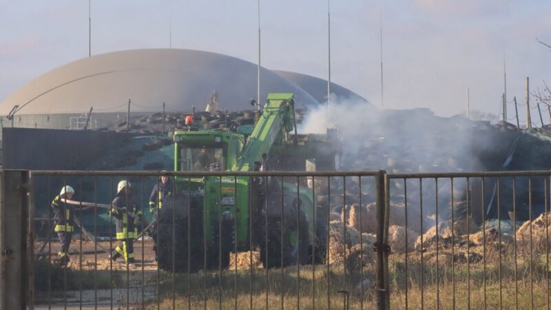 Brand bei Agrargenossenschaft Gahry: Feuerwehr stundenlang im Einsatz