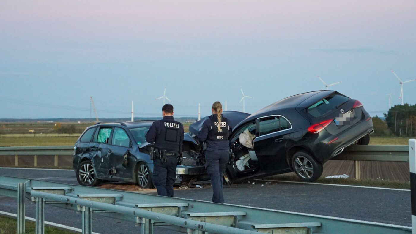 schwerer Unfall auf der B97 ©Jonas Lehmann & Luca Seidel / Blaulichtreport Lausitz