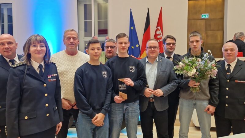 Feuerwehr macht Schule: BOS Spremberg erhält Auszeichnung im Landtag