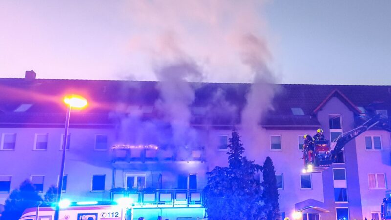 Wohnungsbrand in Spremberg: Zwei Menschen über Drehleiter gerettet