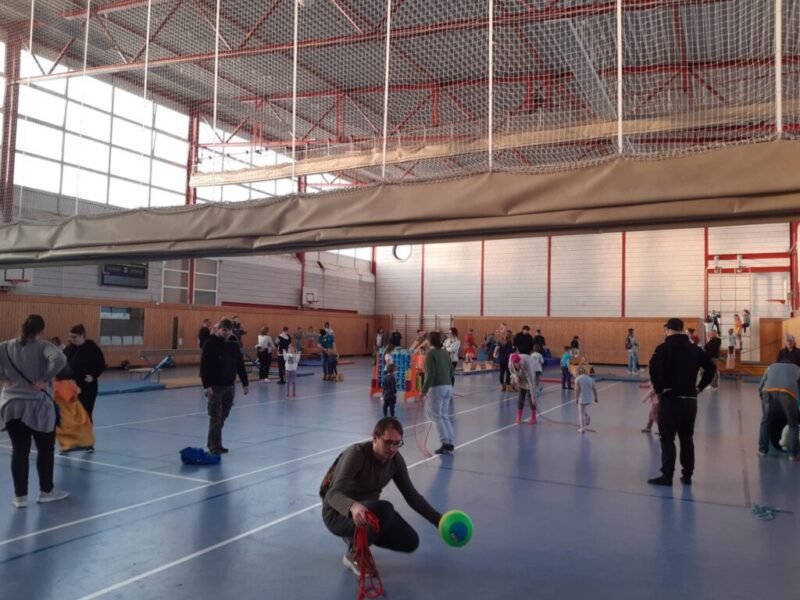 Winterspielplatz bringt Bewegung in die kalte Jahreszeit
