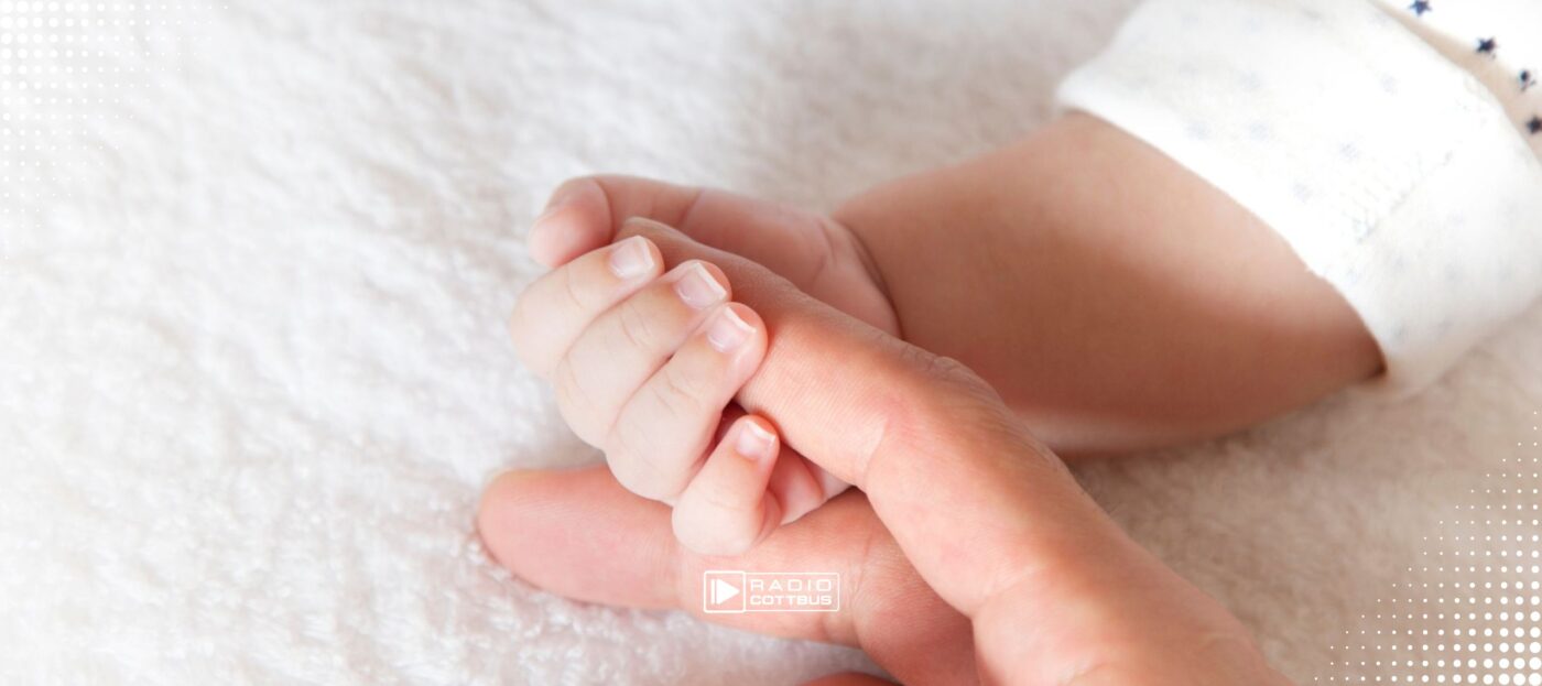Baby Hände - Geburten Lauchhammer und Senftenberg