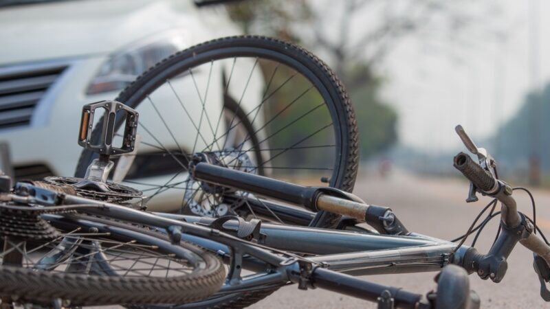 Fahrradunfälle in Cottbus und Forst: Radfahrer verletzt