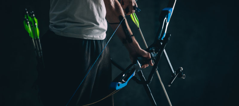 Überfall mit Pfeil und Bogen im Cottbuser Mehrfamilienhaus – Eskalation in der Hufelandstraße