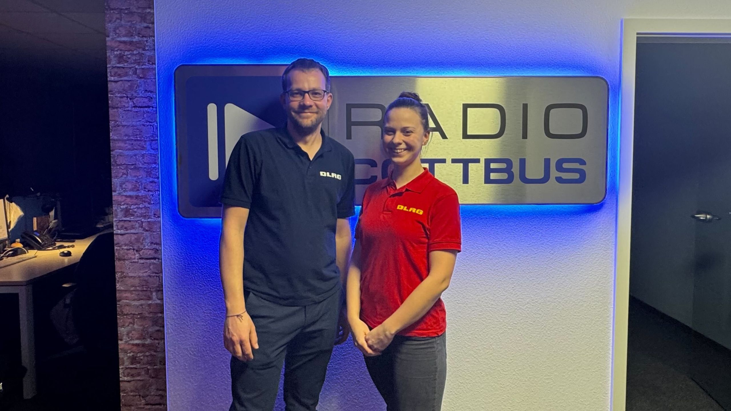 Vorsitzender Sebastian Münch und Leiterin Verbandskommunikation Elisa Buchwald von der DLRG