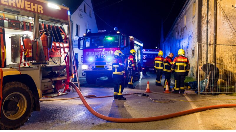 Großbrand in Georgewitz: Vierseitenhof steht in Flammen