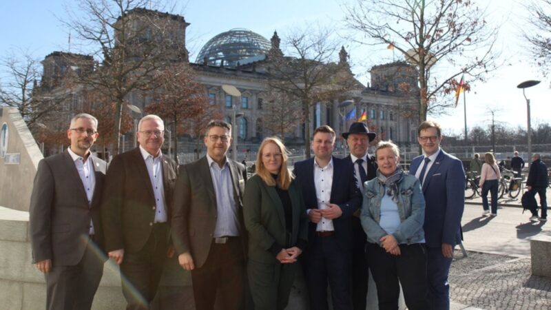 Lausitzrunde fordert Klarheit vom Bund: Treffen mit Bundestagsabgeordneten in Berlin