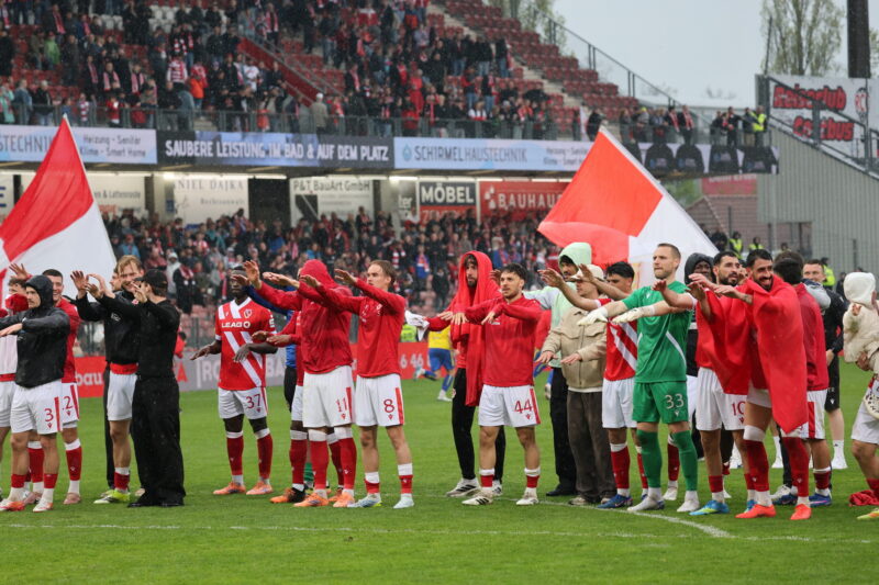 Aufstieg greifbar: Energie Cottbus erhält grünes Licht für 2. Liga