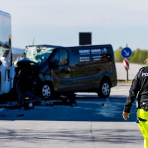 Schwerer Unfall zwischen Linienbus und Kleinbus in Gränze bei Bautzen