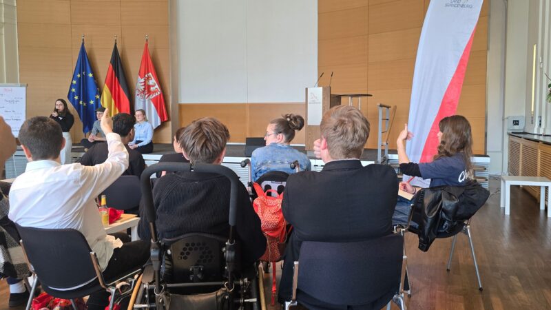 Cottbuser Schüler bringen ihre Ideen in den Landesjugendbericht ein