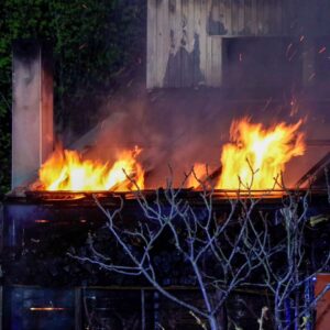 Feuerwehr bei Gebäudebrand in Elsterwerda