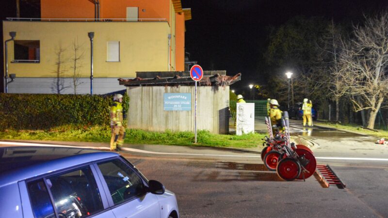 Carportbrand in Ströbitz: Feuerwehr stoppt Flammen in letzter Minute