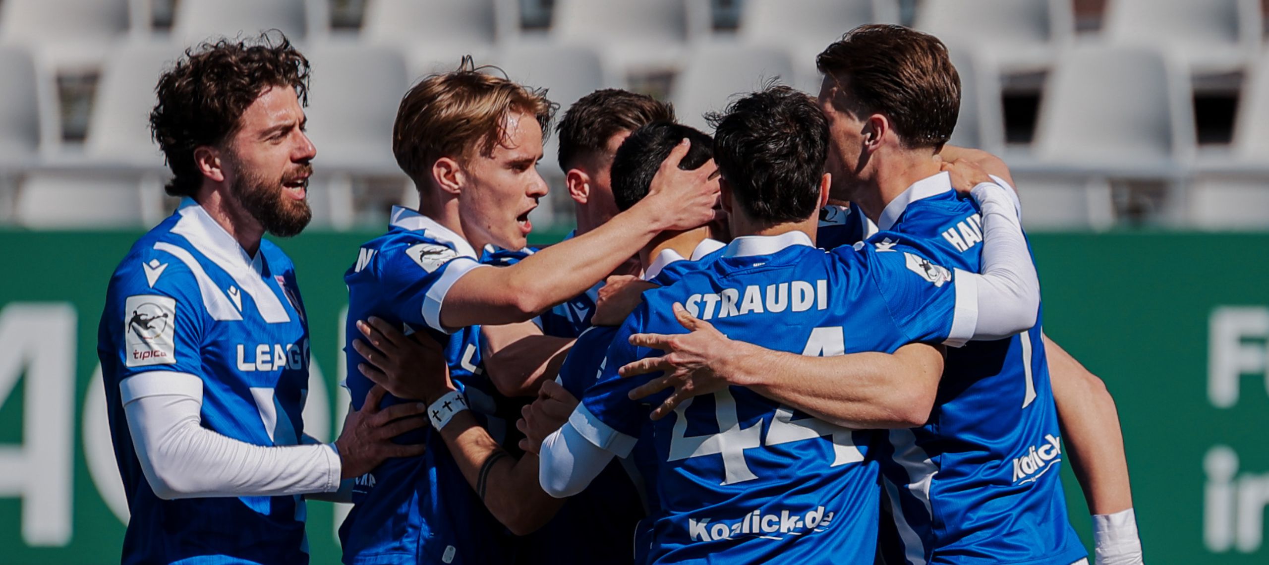 Jubel des FC Energie Cottbus beim 3:0-Auswärtssieg gegen den TSV Havelse