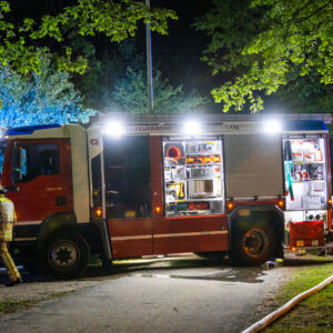 Feuer in Gartenlaube