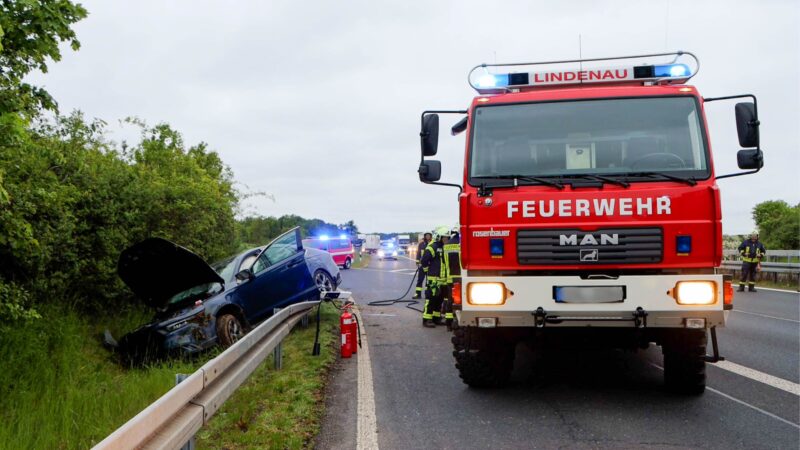 Zwei Verletzte nach Unfall auf der A13 bei Schönborn
