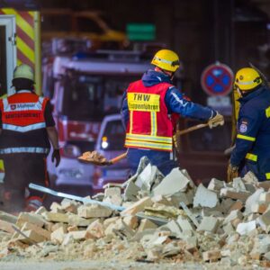 Gebäudeexplosion und Einsturz in Görlitz, Einsatzkräfte vor Ort