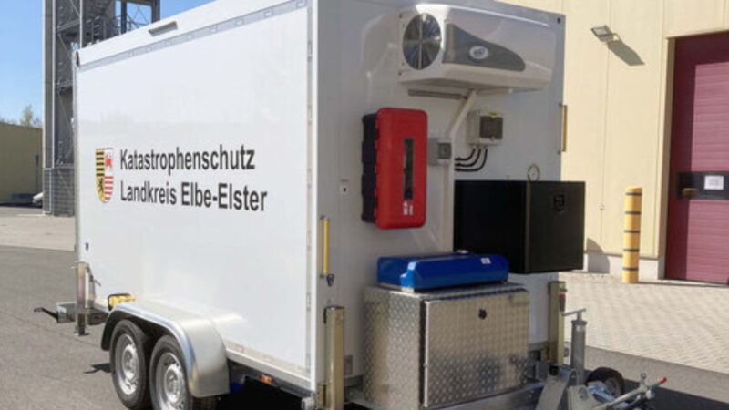 Neuer Kühlanhänger für den Katastrophenschutz in Elbe-Elster