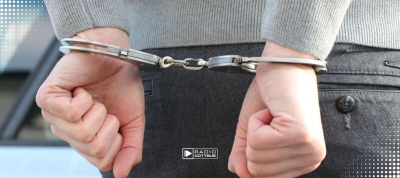 Gubener Polizei stoppt Flucht im VW Polo: Haftbefehl, Drogenverdacht und Diebesgut