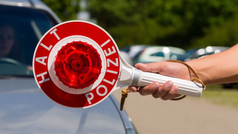 Cottbus: Polizei stoppt Fahrer unter Cannabisverdacht und zwei Betrunkene