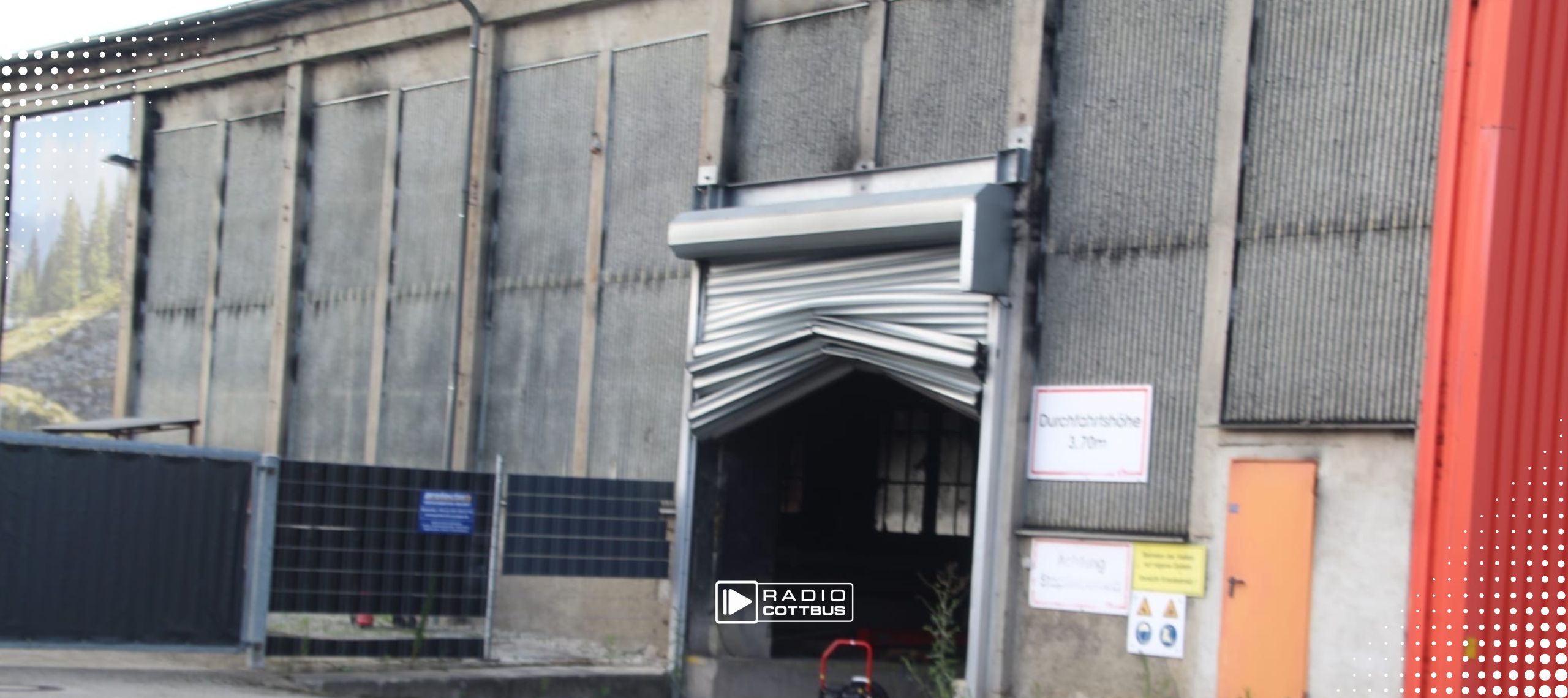 Lagerhalle in Cottbus Brand (c) Blaulichtreport Lausitz