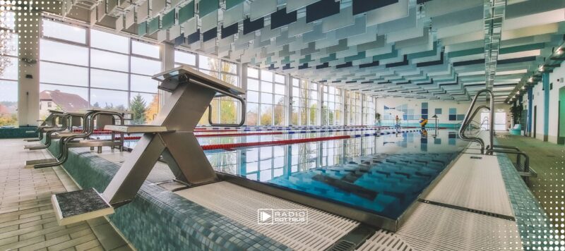 50 Jahre Hallenbad Delphin in Lübbenau: 24-Stunden-Schwimmen für den guten Zweck