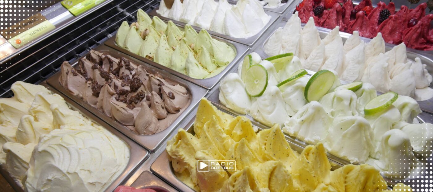 Wo gibt es das beste Eis der Lausitz - Radio Cottbus wählt. Symbolbild einer Eistruhe mit vielen verschiedenen Eissorten