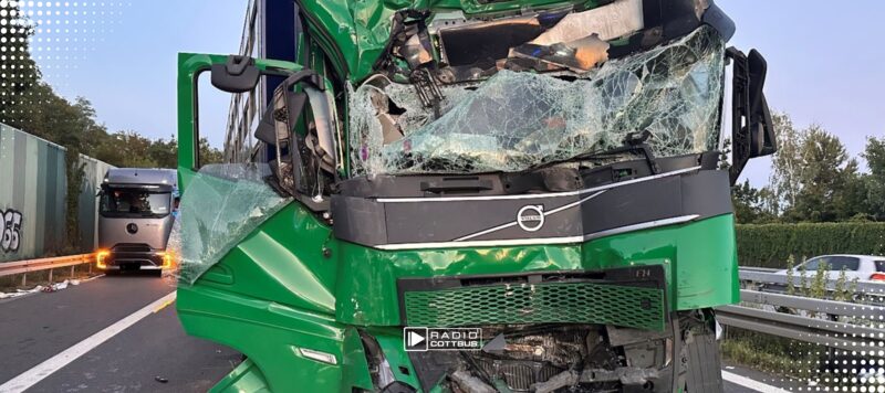 Tödlicher Unfall nach Lkw-Brand auf der A15