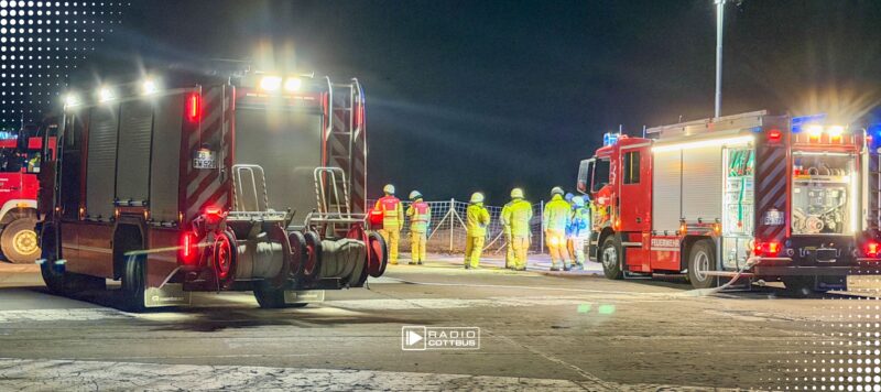 Flächenbrand auf ehemaligem Flugplatzgelände in Cottbus-Ströbitz