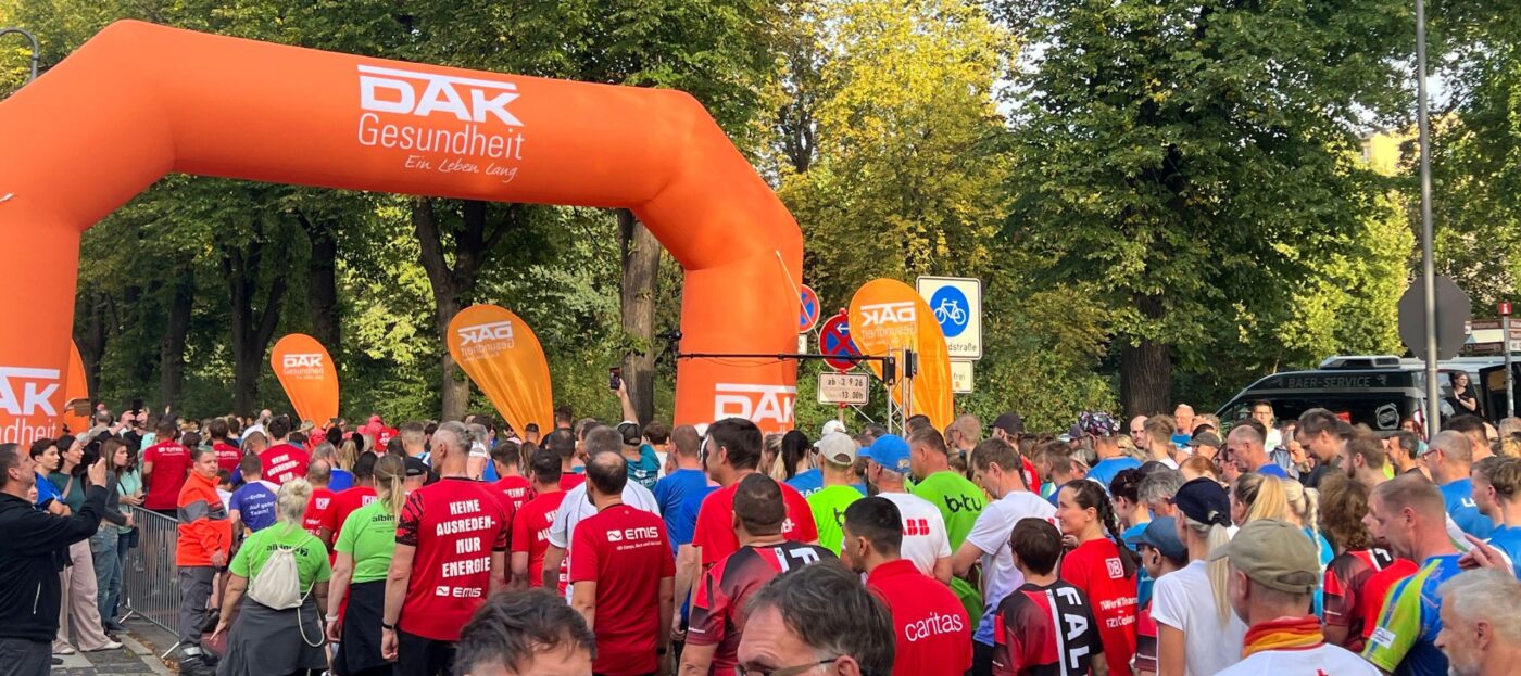 3.366 Läuferinnen und Läufer starten beim 14. DAK Firmenlauf im Cottbuser Puschkinpark