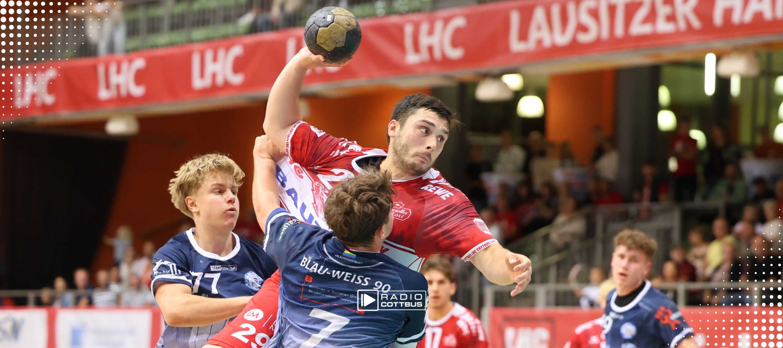 Foto: Steffen Beyer. Auf dem Foto - LHC-Rückraumspieler Alexander Takev