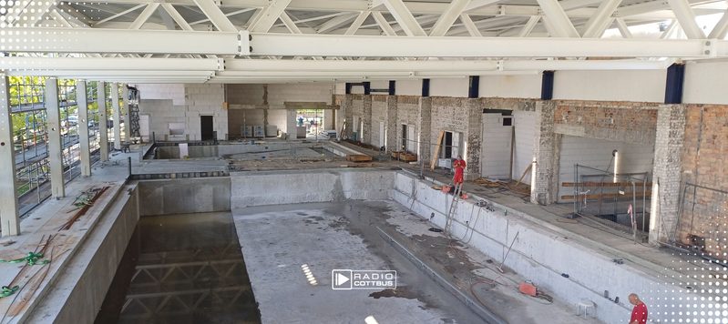 Schwimmhalle Spremberg im Zeitplan: Rohbau steht – Fertigstellung für 2027 geplant